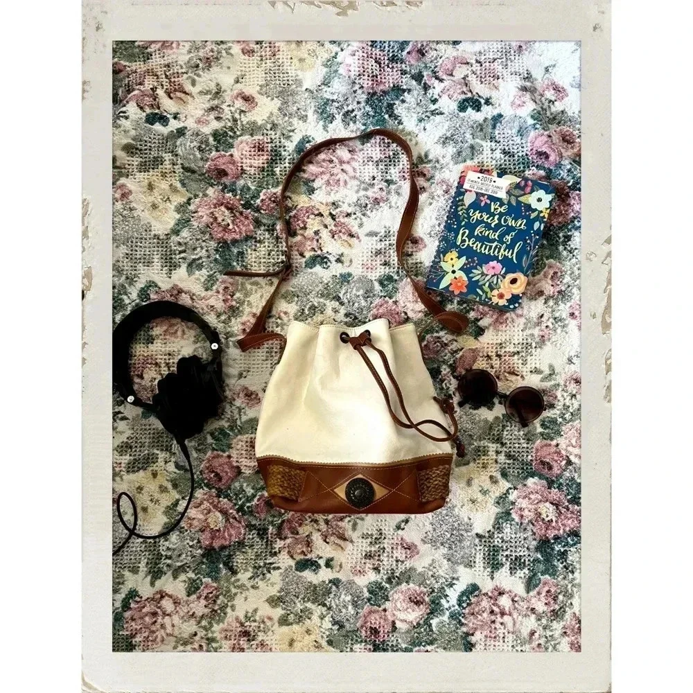 ✨Host Pick✨Vintage Ivory White Drawstring Bag Boho Southwestern Bucket Crossbody